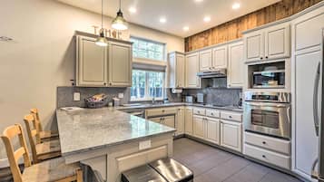 Rumah (5 Bedrooms) | Interior