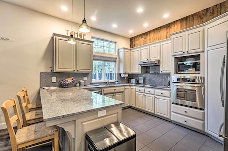 ํ์ฐ์ค (5 Bedrooms) | ๋ด๋ถ