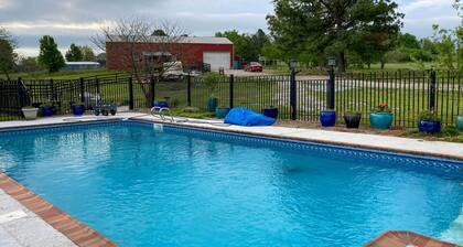 Pet-friendly Home 7 Miles to Dickson Street!