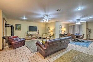 Apartment (3 Bedrooms) | Interior - Pet-friendly Home 7 Miles to Dickson Street! (Fayetteville)