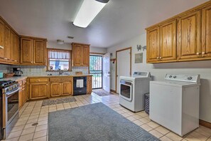 Apartment (3 Bedrooms) | Interior - Pet-friendly Home 7 Miles to Dickson Street! (Fayetteville)