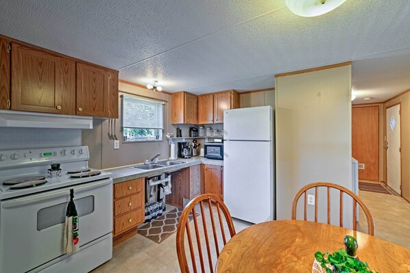 House (3 Bedrooms) | Interior