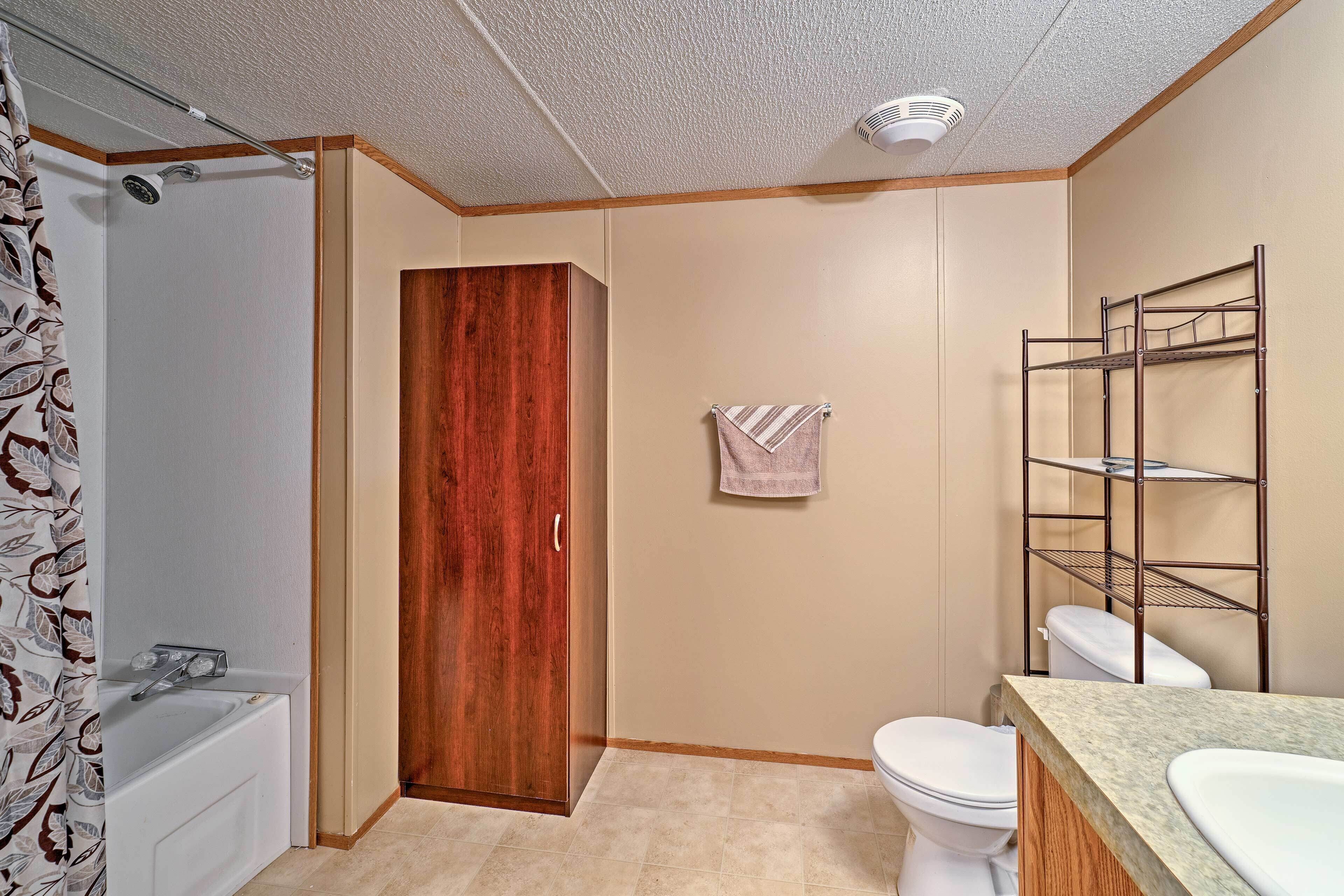 House (3 Bedrooms) | Interior