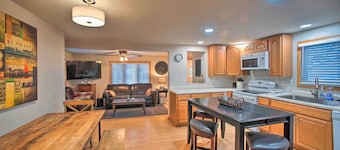 Charming Iowa Abode Near Knoxville Raceway!