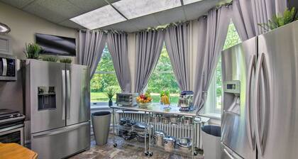 8 Mi to Hersheypark: Luxe Manor in Annville