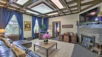 House (Multiple Bedrooms) | Front of property
