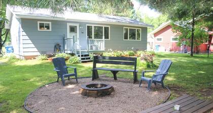 Fishermen's Paradise w/ Fire Pit on Rice Lake!