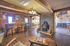 House (4 Bedrooms) | Interior