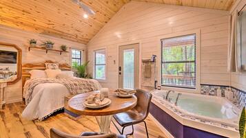 Apartment (0 Bedroom) | Interior