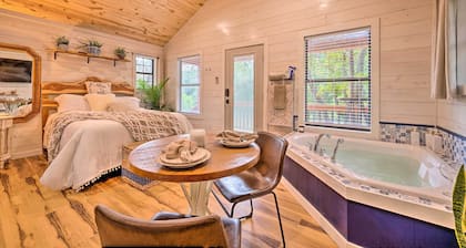 Romantic Broken Bow Cabin w/ Jacuzzi & Fire Pit!