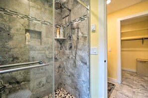 Interior - Chic Dover Home w/ Hot Tub: 1 Mi to Golf! (West Dover)