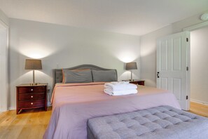 House (4 Bedrooms) | Interior - Chic Dover Home w/ Hot Tub: 1 Mi to Golf! (West Dover)