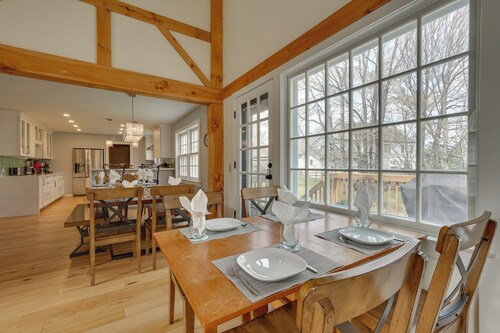 Chic Dover Home w/ Hot Tub: 1 Mi to Golf!