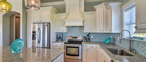 House (3 Bedrooms) | Interior