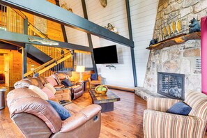 House (5 Bedrooms) | Interior - Stunning Views, Hot Tub, 3 Decks: Gatlinburg Cabin (Gatlinburg)