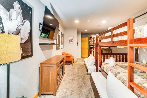 House (5 Bedrooms) | Interior - Stunning Views, Hot Tub, 3 Decks: Gatlinburg Cabin (Gatlinburg)