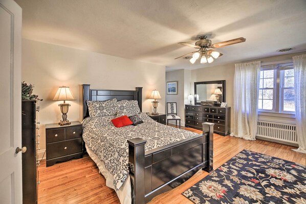 House (3 Bedrooms) | Interior