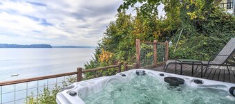 Relaxing Waterfront Escape ~ 11 Mi to Olympia