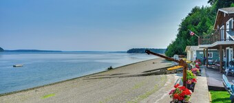 Relaxing Waterfront Escape ~ 11 Mi to Olympia