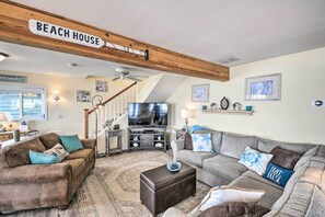 Interior - Relaxing Waterfront Escape ~ 11 Mi to Olympia (Olympia)