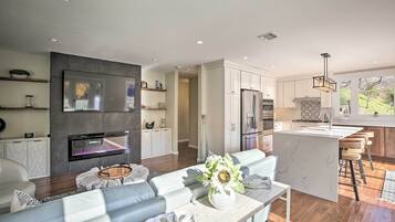 Casa (2 Bedrooms) | Cocina privada | Microondas, horno, parrilla de estufa y lavavajillas