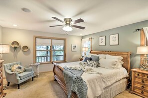 House (3 Bedrooms) | 3 bedrooms, laptop workspace, iron/ironing board, free cots/infant beds - Luxe Franklin Home Features Indoor/outdoor Comfort (Franklin)