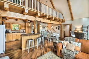 TV, fireplace, books - Luxe Franklin Home Features Indoor/outdoor Comfort (Franklin)