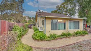 Cottage (2 Bedrooms) | Interior