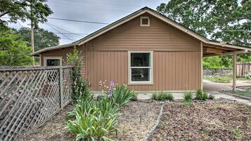 Cottage (2 Bedrooms) | Interior