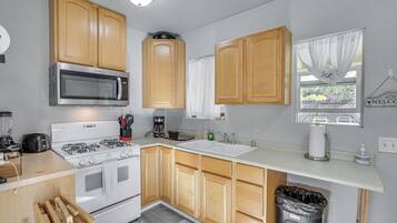 Cottage (2 Bedrooms) | Interior