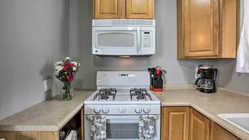 Cottage (2 Bedrooms) | Interior