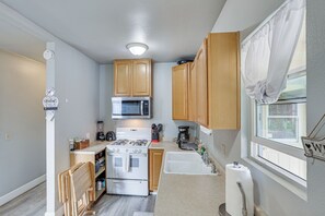 Cottage (2 Bedrooms) | Interior - Cozy Abode w/ Patio, 16 Mi to San Luis Obispo (Atascadero)