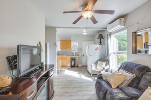 Cottage (2 Bedrooms) | Interior - Cozy Abode w/ Patio, 16 Mi to San Luis Obispo (Atascadero)