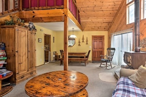 House (3 Bedrooms) | Interior - Truckee Winter Escape 6 Mi to Ski Slopes! (Truckee)