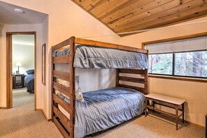 House (3 Bedrooms) | 3 bedrooms, bed sheets
