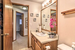 House (3 Bedrooms) | Bathroom