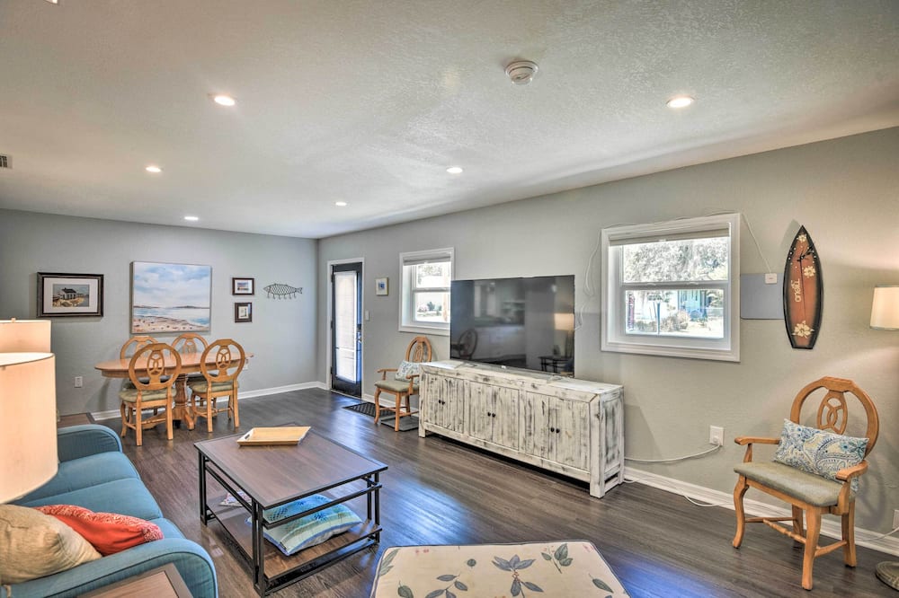 Dog-friendly Home w/ Gas Grill - Walk to Rose Bay! - Ponce Inlet, FL