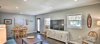 Dog-friendly Home w/ Gas Grill - Walk to Rose Bay!