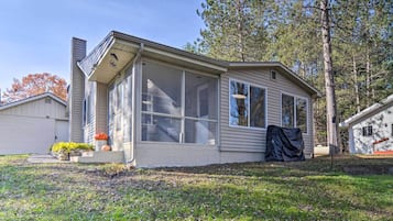 House (2 Bedrooms) | Front of property