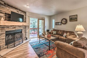 Apartment (2 Bedrooms) | Front of property - Mountain Lodge w/ Hot Tub, Walk to Grindstone Lake (Ruidoso)