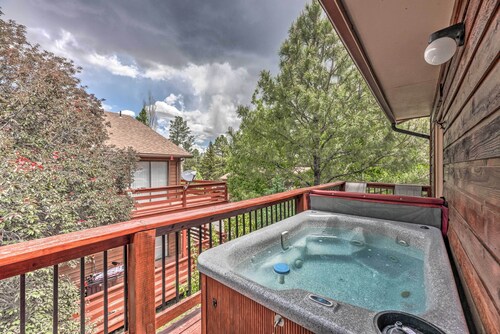 Mountain Lodge w/ Hot Tub, Walk to Grindstone Lake