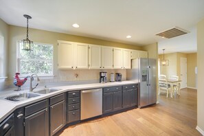 House (3 Bedrooms) | Interior - Serene Austin Home on 3 Acres: 17 Mi to Downtown (Austin)