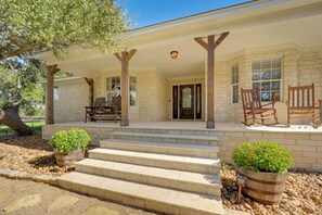 Interior - Serene Austin Home on 3 Acres: 17 Mi to Downtown (Austin)