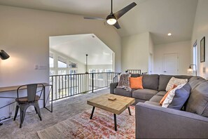 House (2 Bedrooms) | Interior - Modern Pine Retreat w/ Deck & Stunning Views! (Pine)