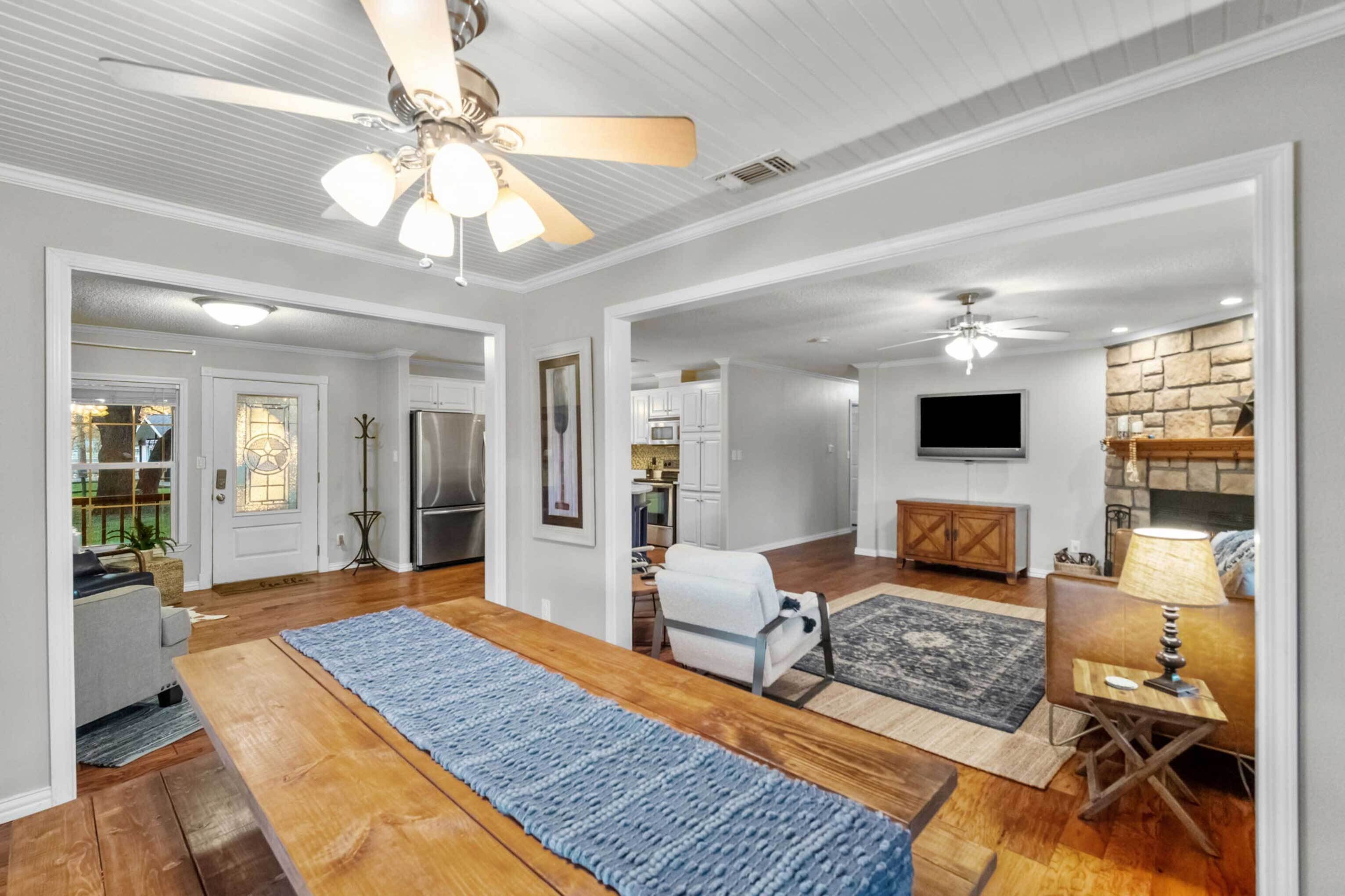 House (3 Bedrooms) | Interior