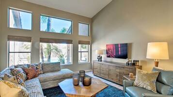 House (5 Bedrooms) | Interior