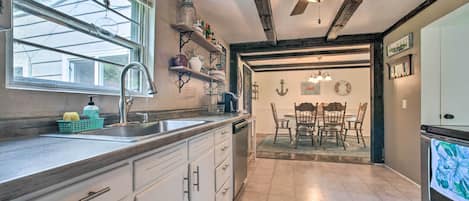 Cottage (3 Bedrooms) | Private kitchen | Microwave, oven, stovetop, dishwasher