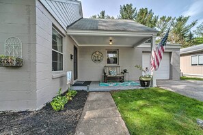 Exterior - Lake Huron Cottage: Fire Pit, Steps to Beach! (Fort Gratiot)