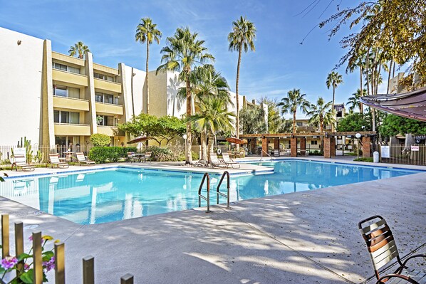 Apartment (2 Bedrooms) | Front of property