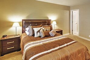 Interior - < 1 Mi to Old Town! Couples Haven w/ Pool Access (Scottsdale)